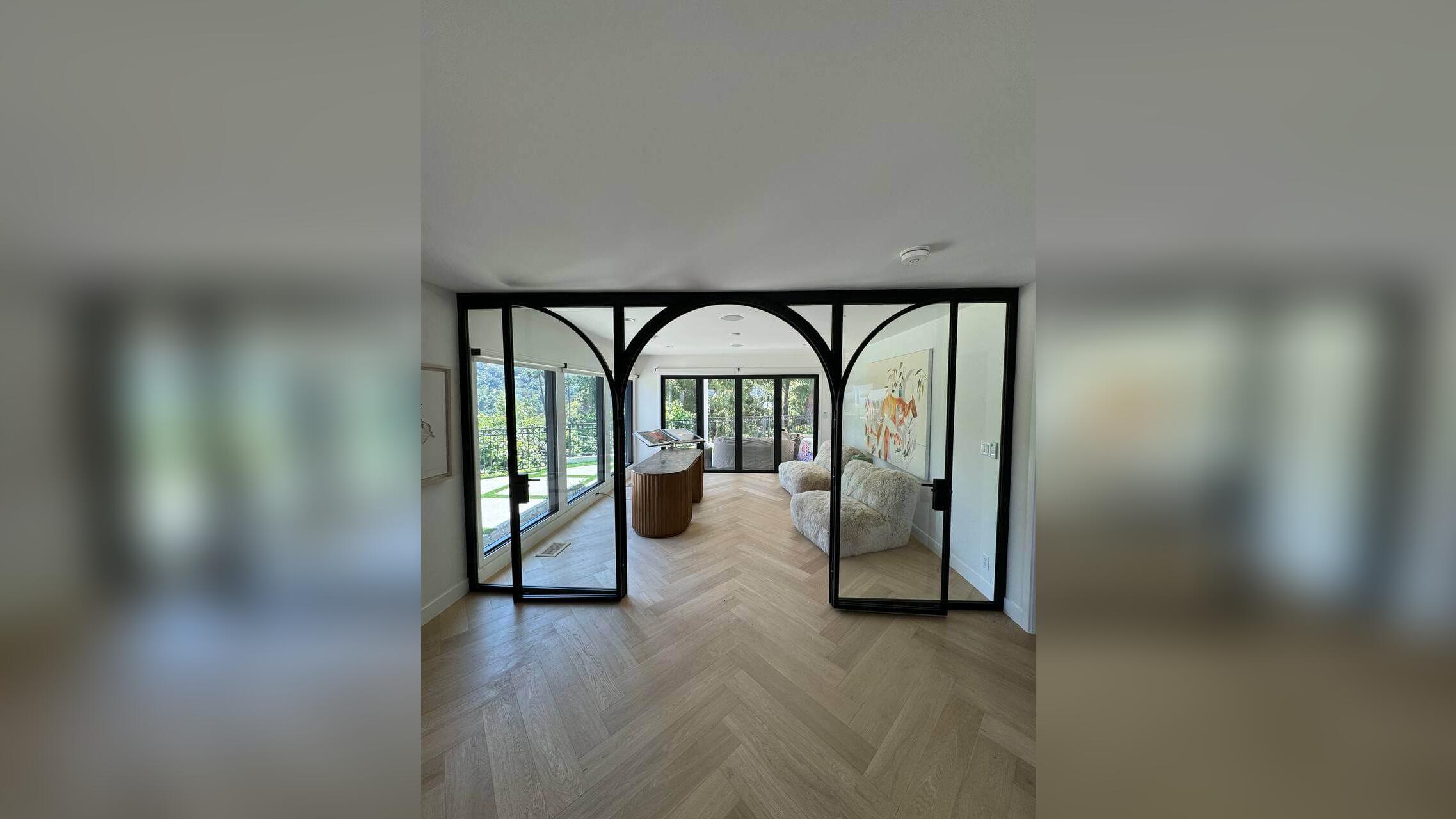 Steel Partition – Swing
