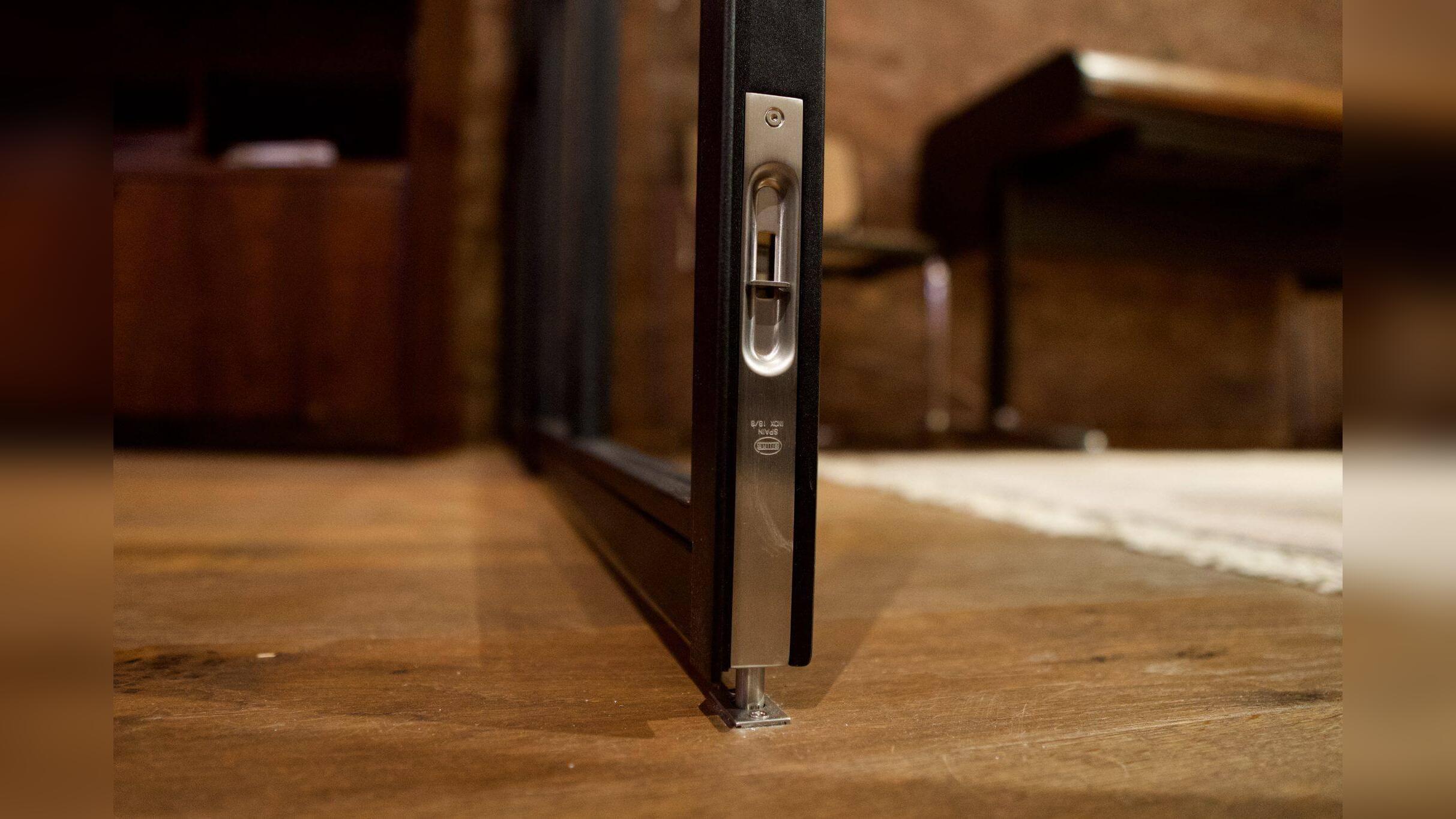Steel partition – Swing Doors
