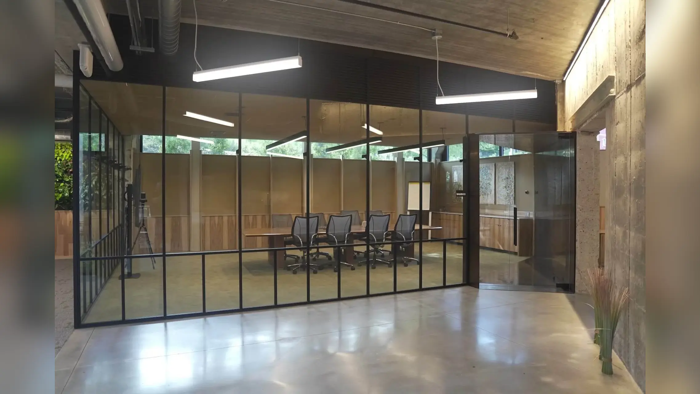 Steel Partitions – Swing